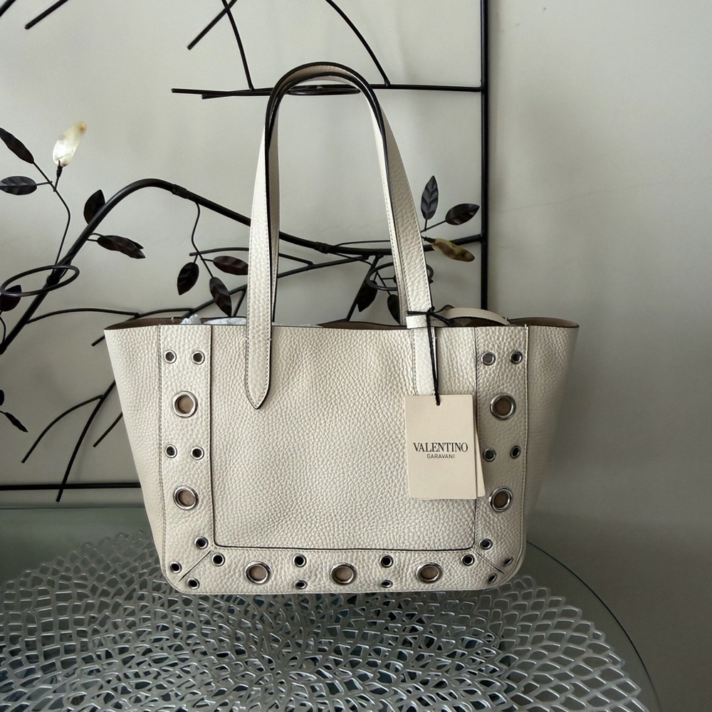 Valentino Garavani Nellcote Off White Leather Studded Tote with Pouch NWT - Picture 13 of 16